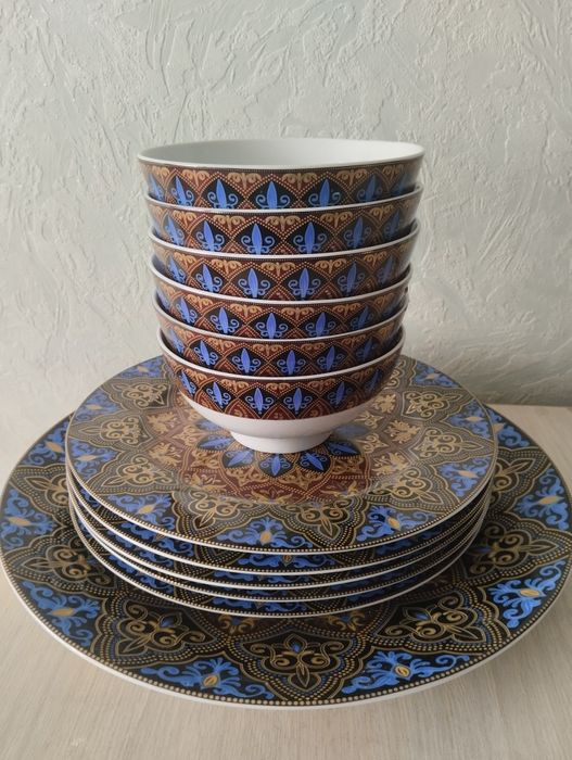 Продается комплект посуды