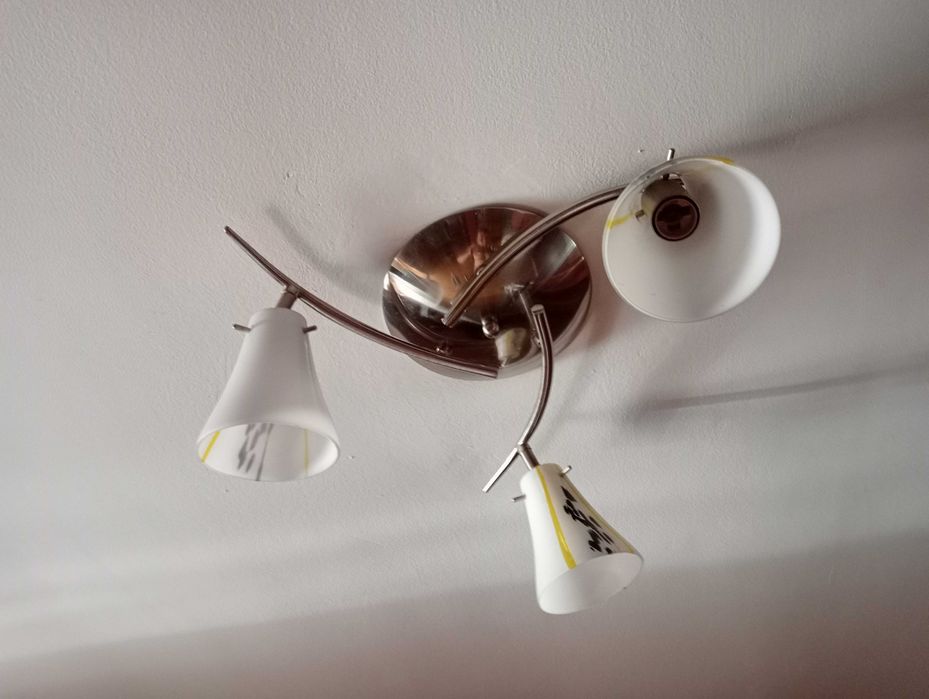 Люстра с тремя плафонами