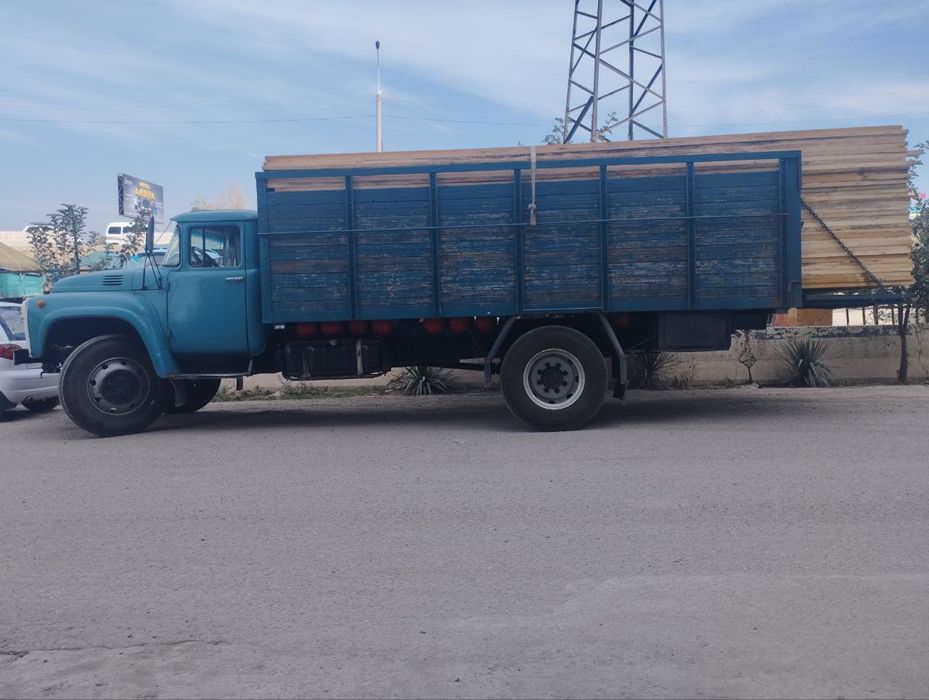 Zil sotiladi Ural mator