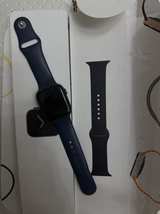 Apple watch se продам