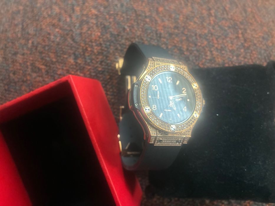 Чисто нов дамски часовник