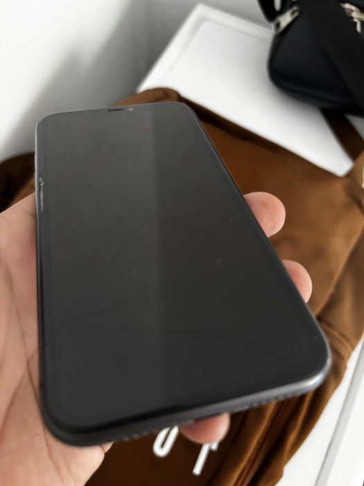 Iphone 11 negru