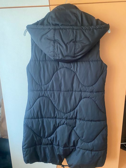 Дълъг черен елек Zara