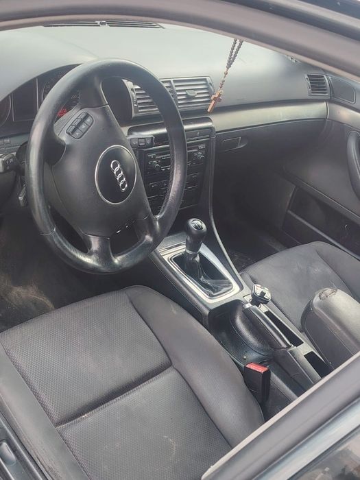 Audi a4. ...schimb cu auto 7 locuri ofer dif