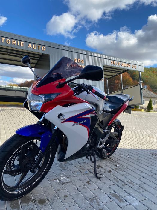 Vând Honda Cbr 125R A1 sau schimb cu cross suzuki rmz 250/450