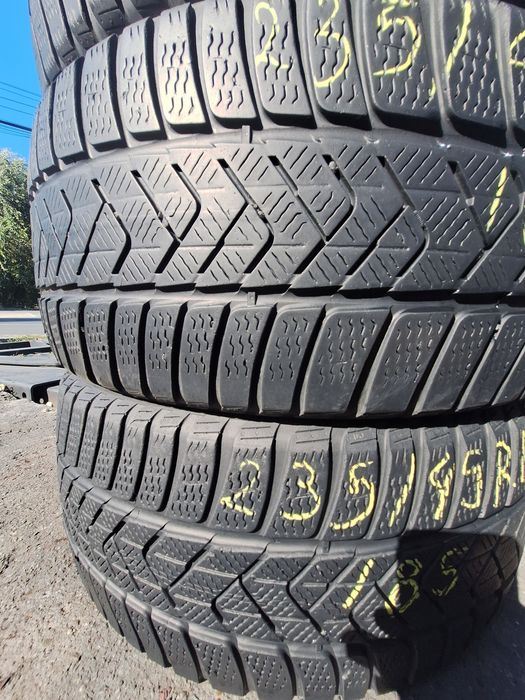4 anvelope iarna 235/45r18 98V Pirelli dot 3521 Montaj Gratuit