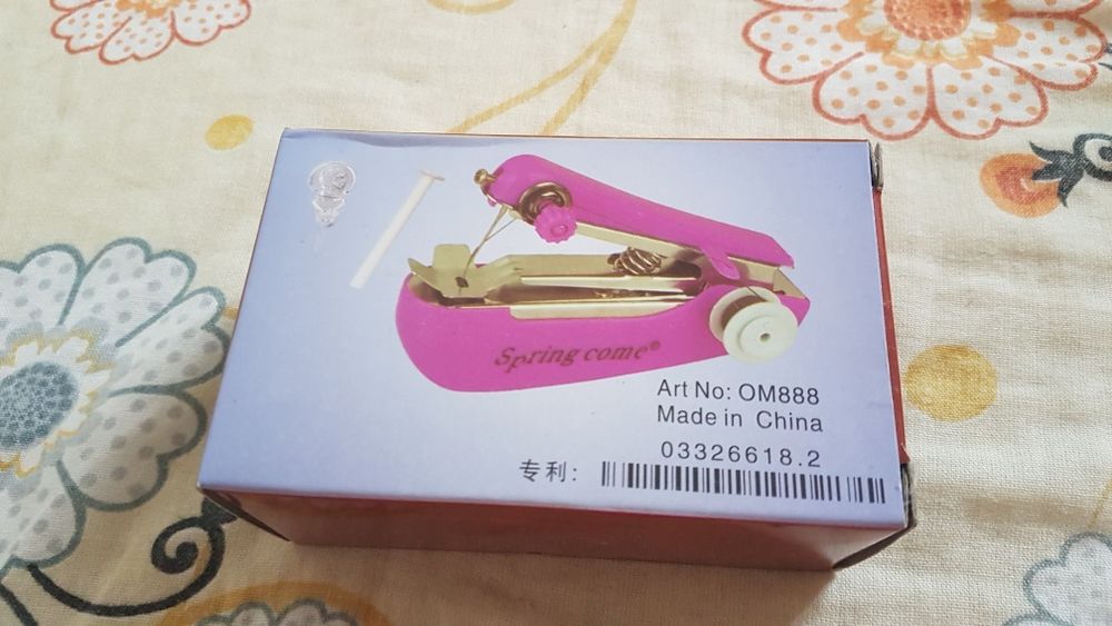 Mașină de cusut de mână