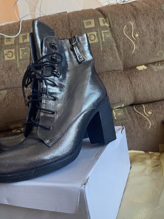 *ЧИСТО НОВИ* Дамски Боти ТОК