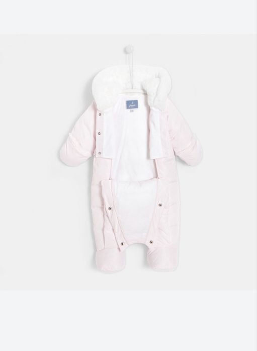 Продам комбинезон для девочки