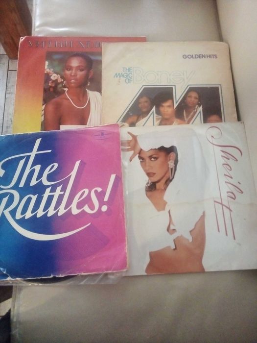 Продавам грамофони музикални плочи от 70- 80- 90 години,