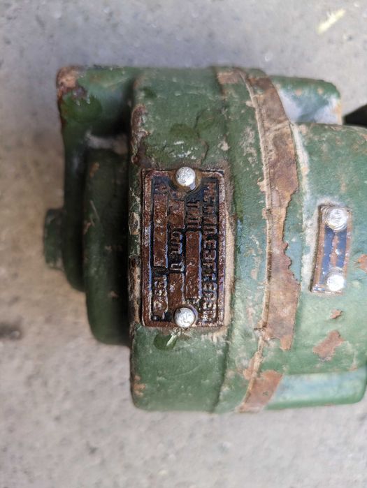 Гидропривод, насос пластинчатый нерегул-емый 63 атм. Г12-2. Елец 1968г