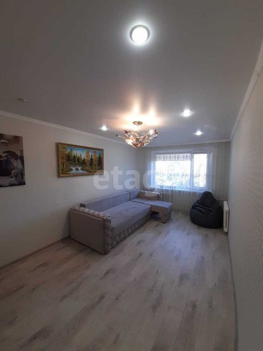 Продам трехкомнатную квартиру