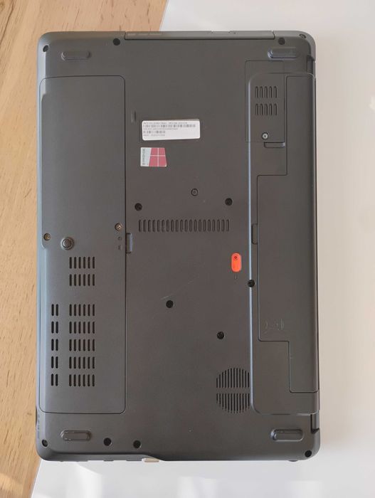 Лаптоп с intel i5, 256GB SSD, 8GB RAM