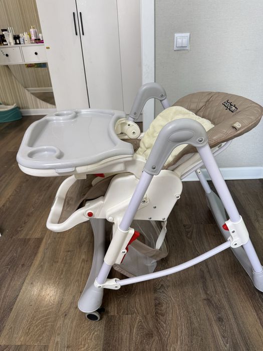 Детский стульчик для кормления