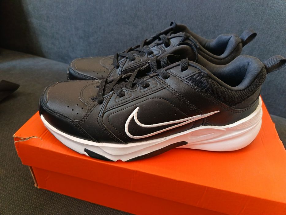 Маратонки Nike Defyallday