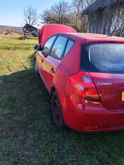 Dezmembrez kia ceed 1 6 benzină