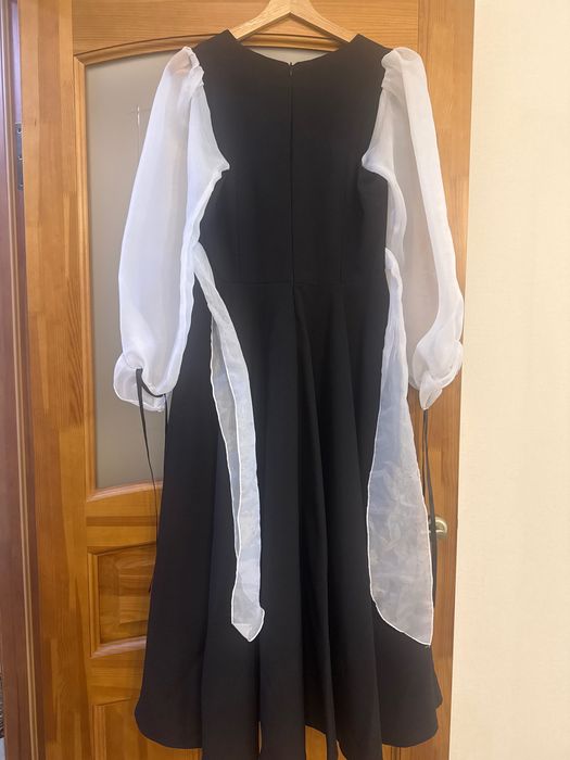 Продам Платье Черно белое