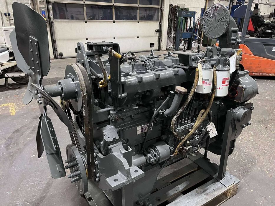 Motor Diesel Komatsu 6D125-1, 6 Cilindri 11L Turbo Pompa Injectie Alternator Utilaje Constructii