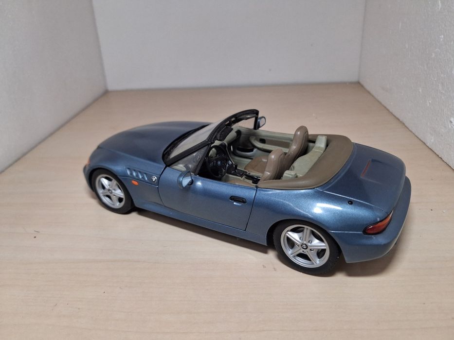 BMW Z3 scara 1:18 UT