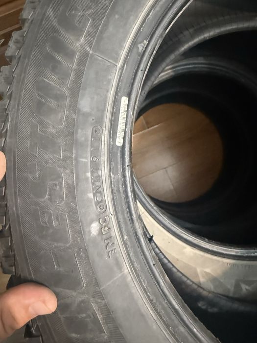 Продам резину 225/60R17