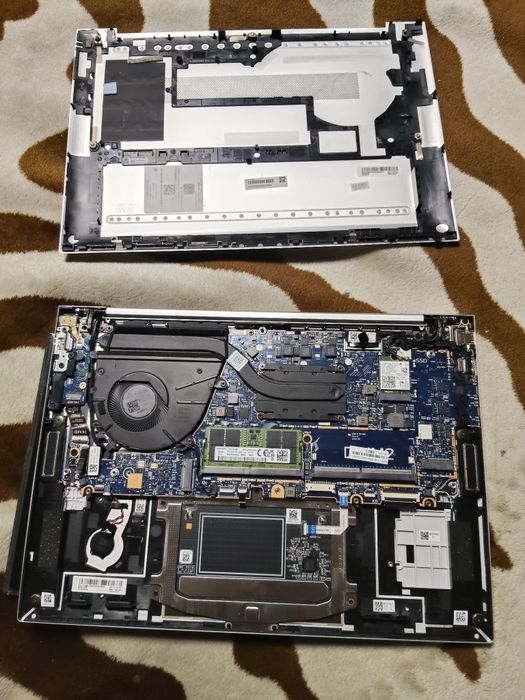 Laptop HP Elitebook 840 g10 incomplet  cu display spart