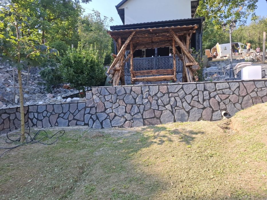 Vând piatra și montez la preț de producător