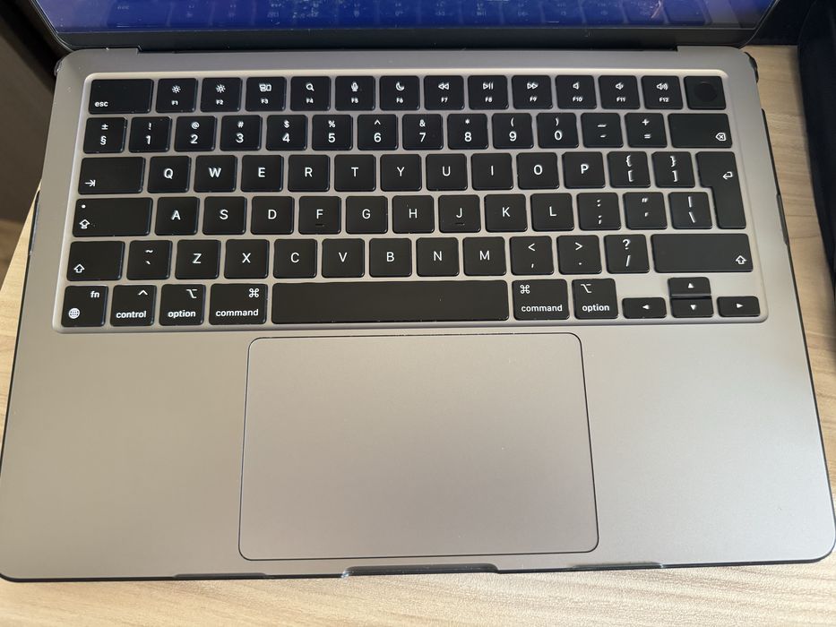 MacBook Air 13” M3 Chip 8GB RAM 256 GB Space Gray