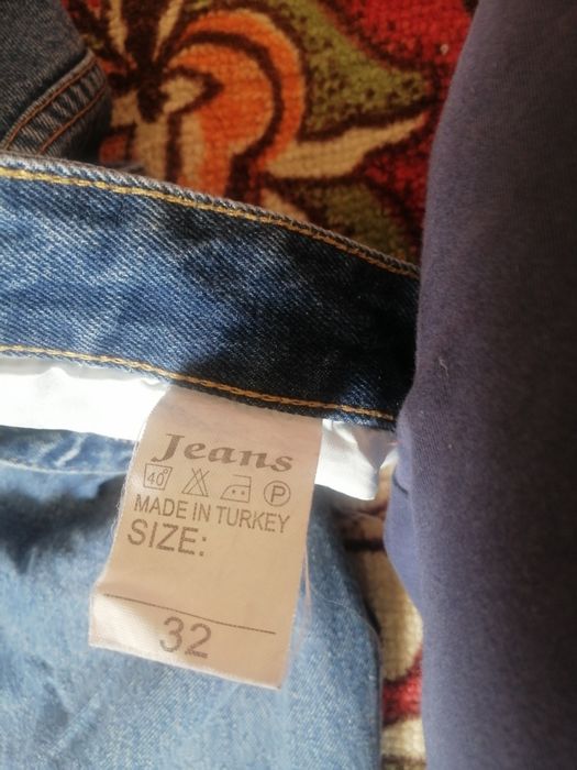 Продам джинсы уни