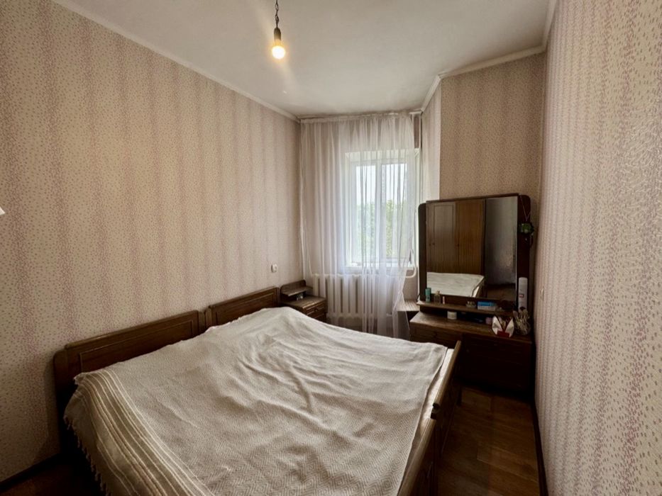Отдам спальный гарнитур б/у.