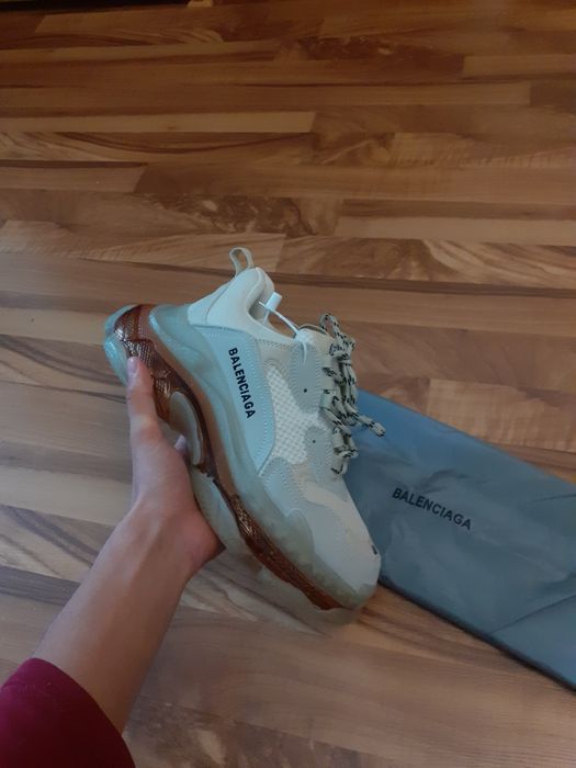Balenciaga triple s cappuccino