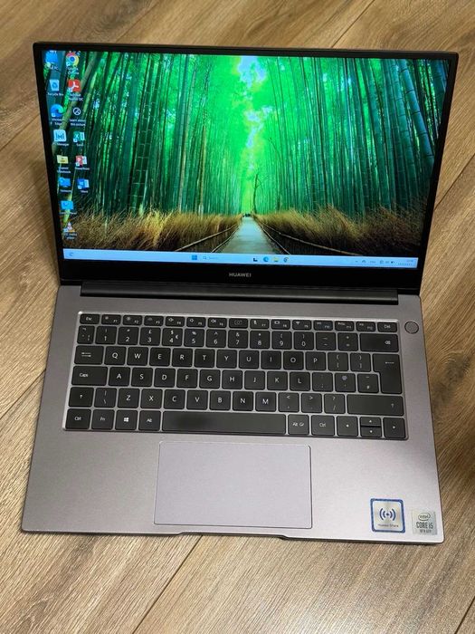 Huawei matebook D14 Core i5-10210U/8RAM/256SSD/Full HD
