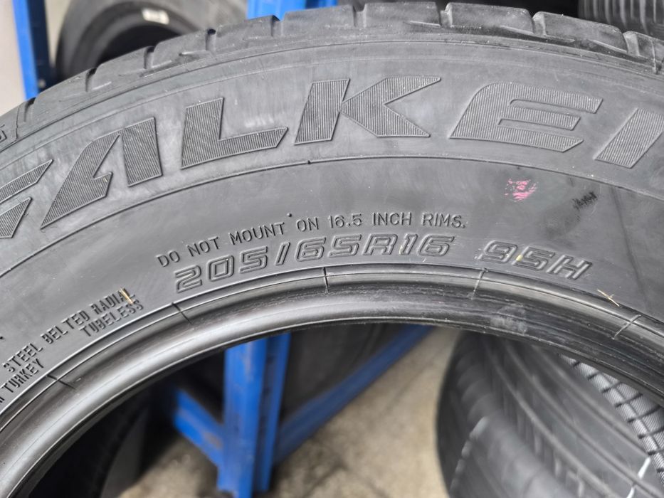 205 65 16 Falken 4бр. летни 23г.
