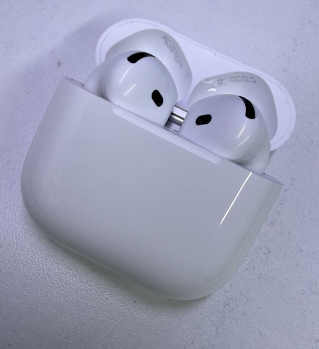 Apple Original AirPods 4