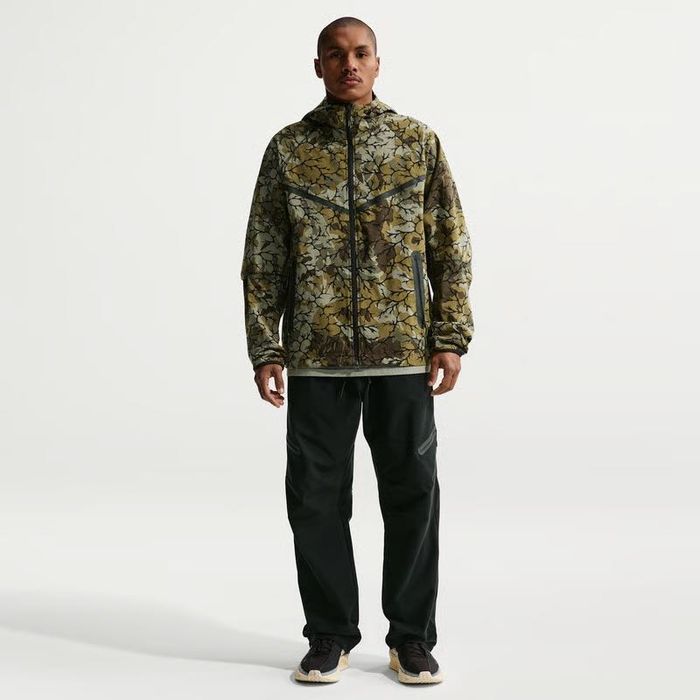 Мъжко горнище : Nike Tech Woven Full-Zip Windrunner Olive Flak and Black L