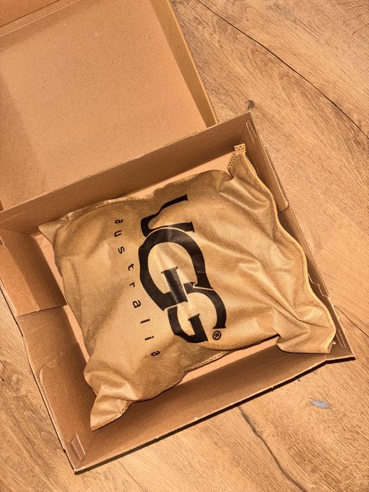 нови обувки uggs