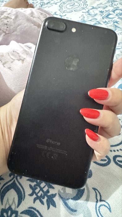 Продам айфон 7+ 32 гб