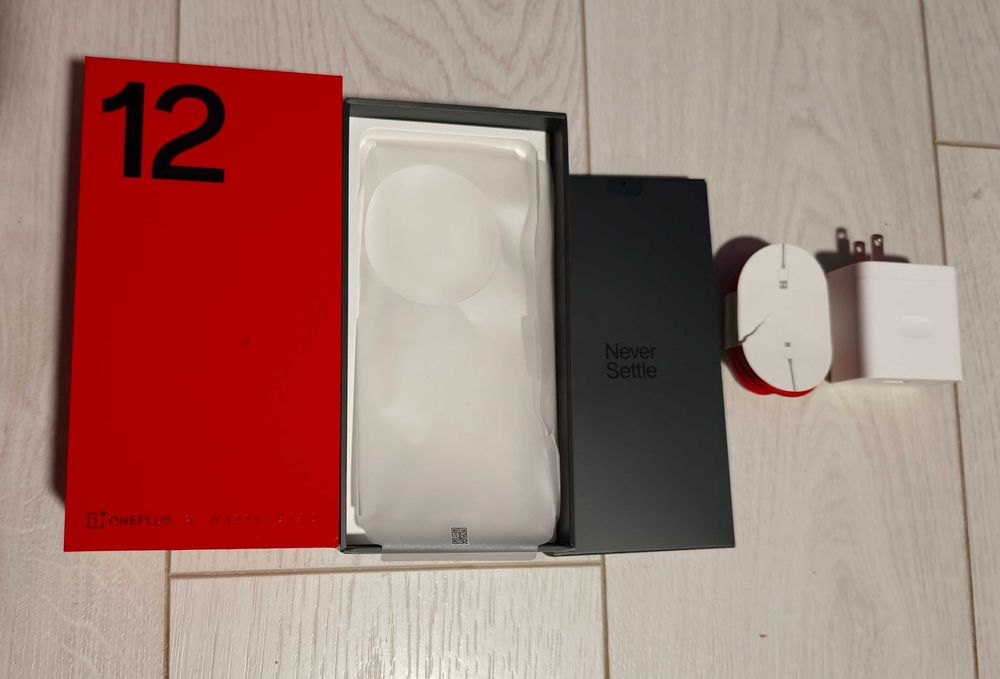 Vand Oneplus 12 stocare 512GB