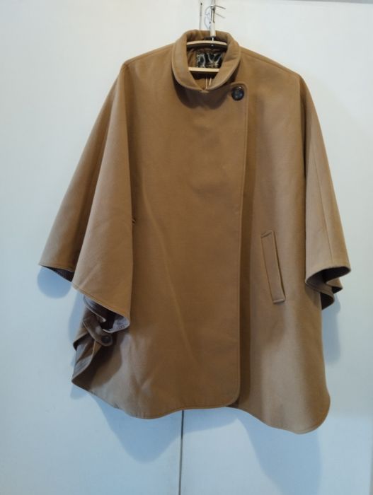 Пальто -накидка пончо