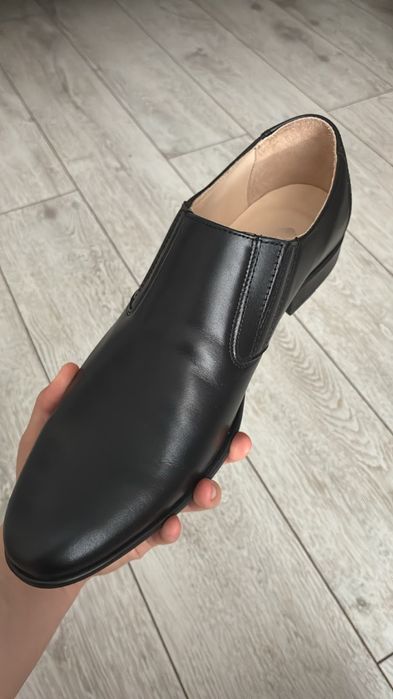Продам мужские туфли