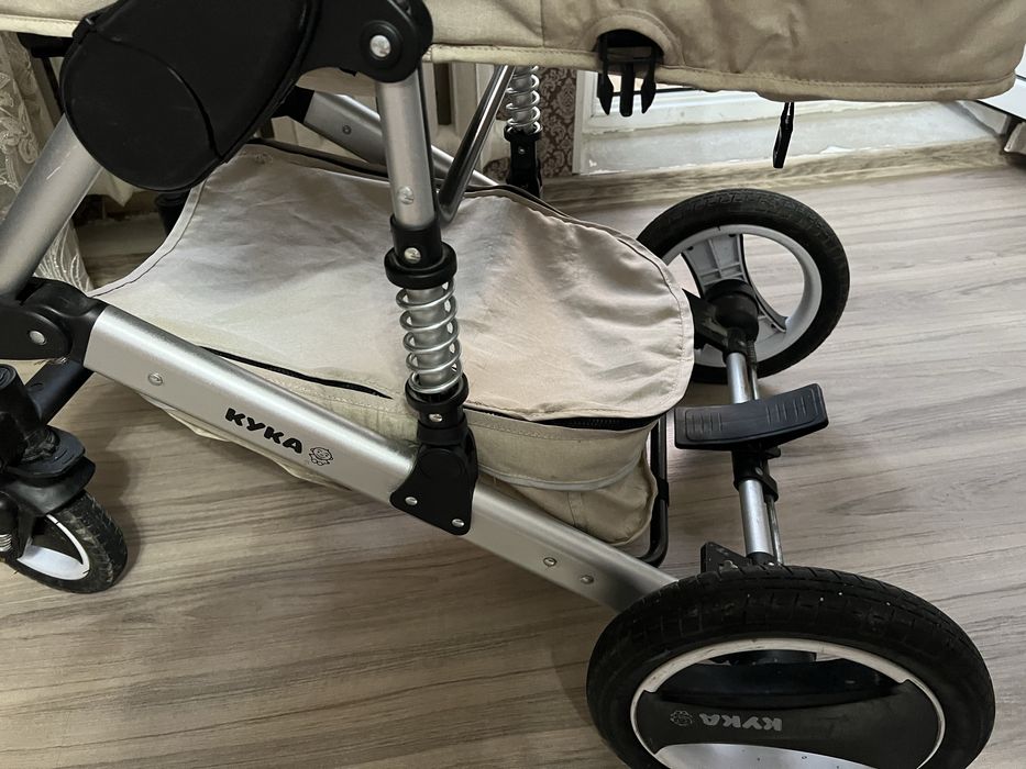 Продаю детскую коляску