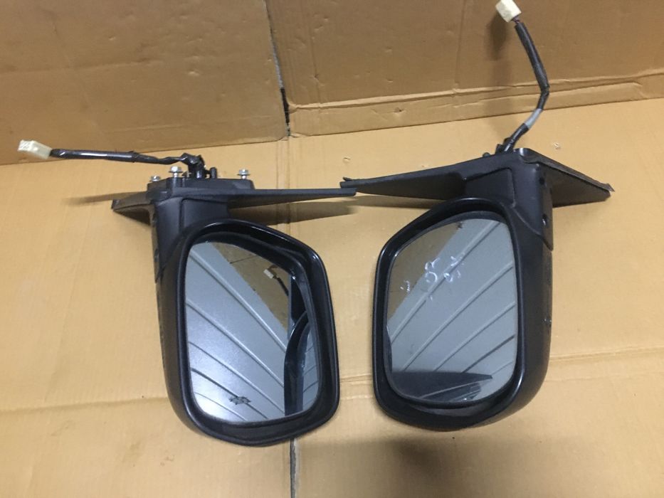 Oglinzi Toyota Rav4 2000-2005. Volan stinga.