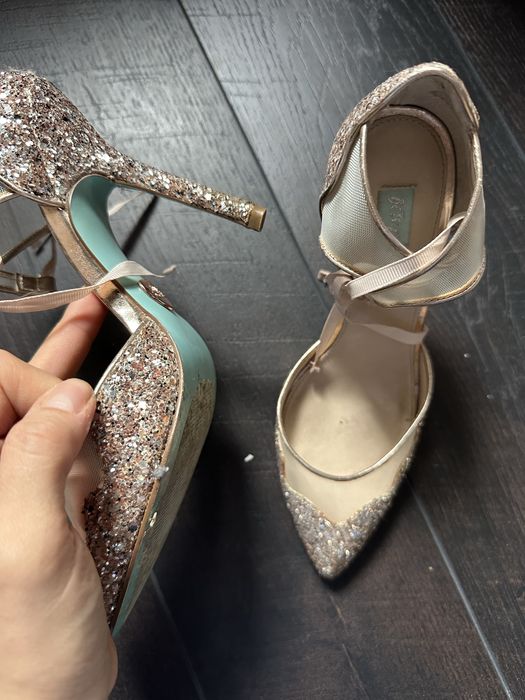 Pantofi Betsy Johnson