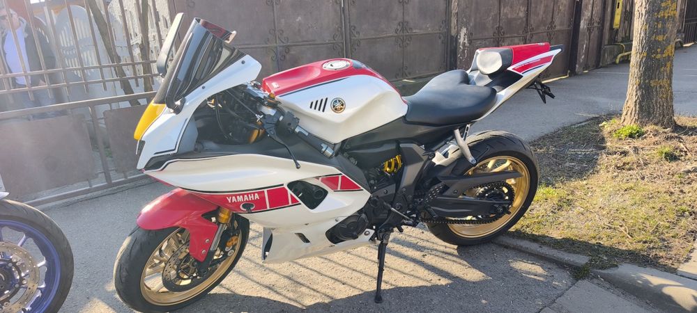 Yamaha YZF R7 A2