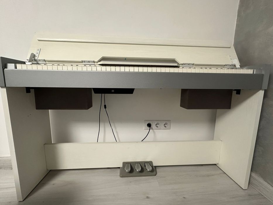 Vând pian Thomann DP-33