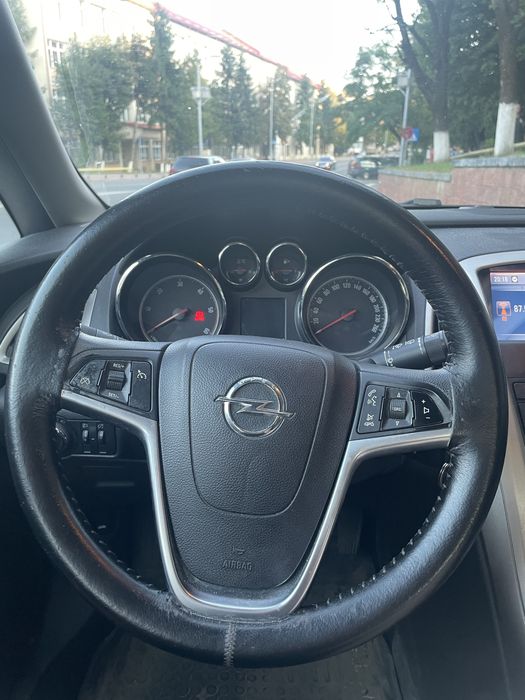 OPEL Astra 2011 — imagine 4
