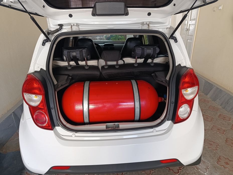 2014йил спарк срочна сотилади