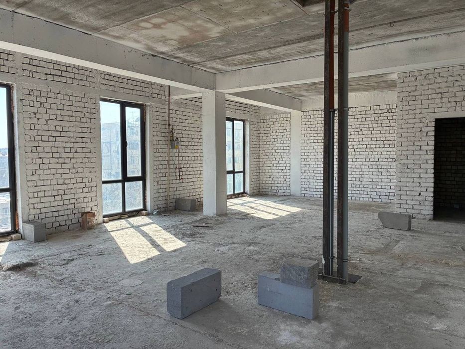 Новостройка Продается 4 комнатная квартира коробка Ц-5, Lali, На Небе