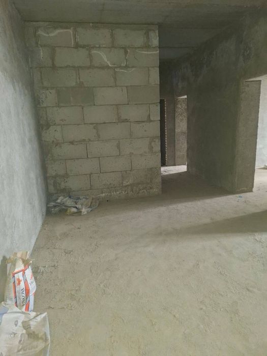 Latico tomondan 2xonalik karobka kvartira sotiladi №62