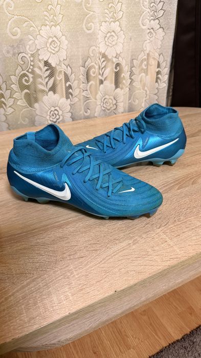 vand Ghete de Fotbal Nike Phantom Luna