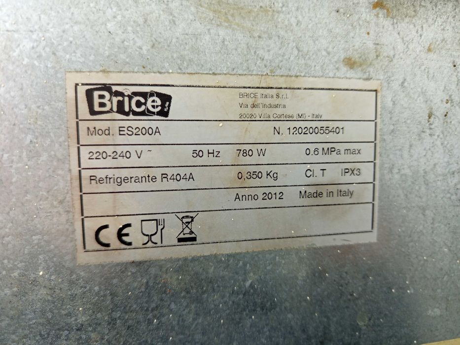 Ледогенератор машина за лед